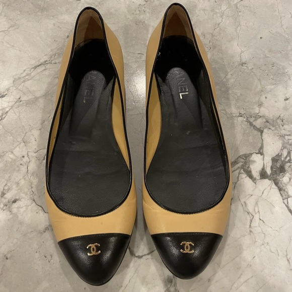 CHANEL Shoes - Chanel Ballet Flats size 38.5